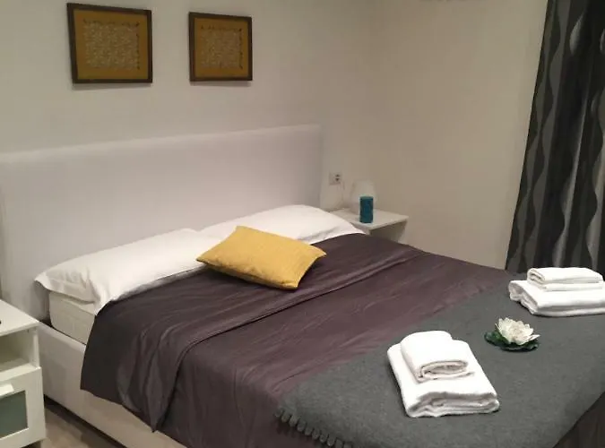 Spazio Cavour 3* Rzym